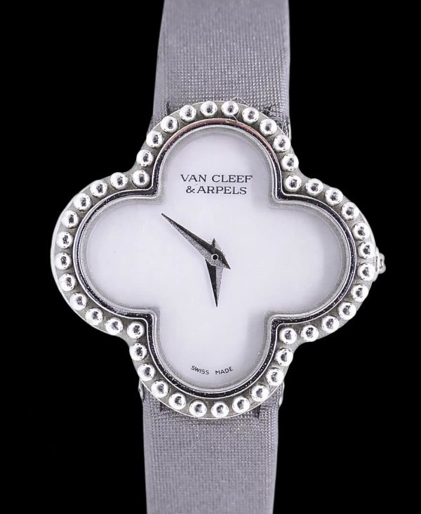 Van Cleef & Arpels Alhambra or blanc